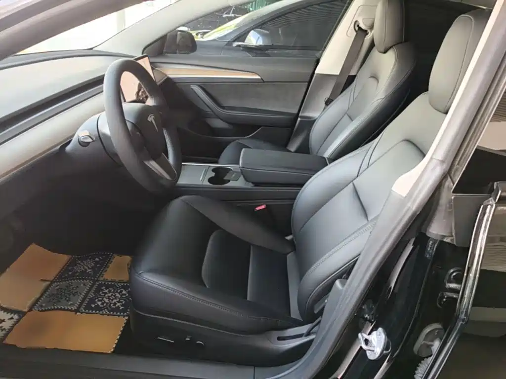 Tesla Model 3 — миниатюра 15