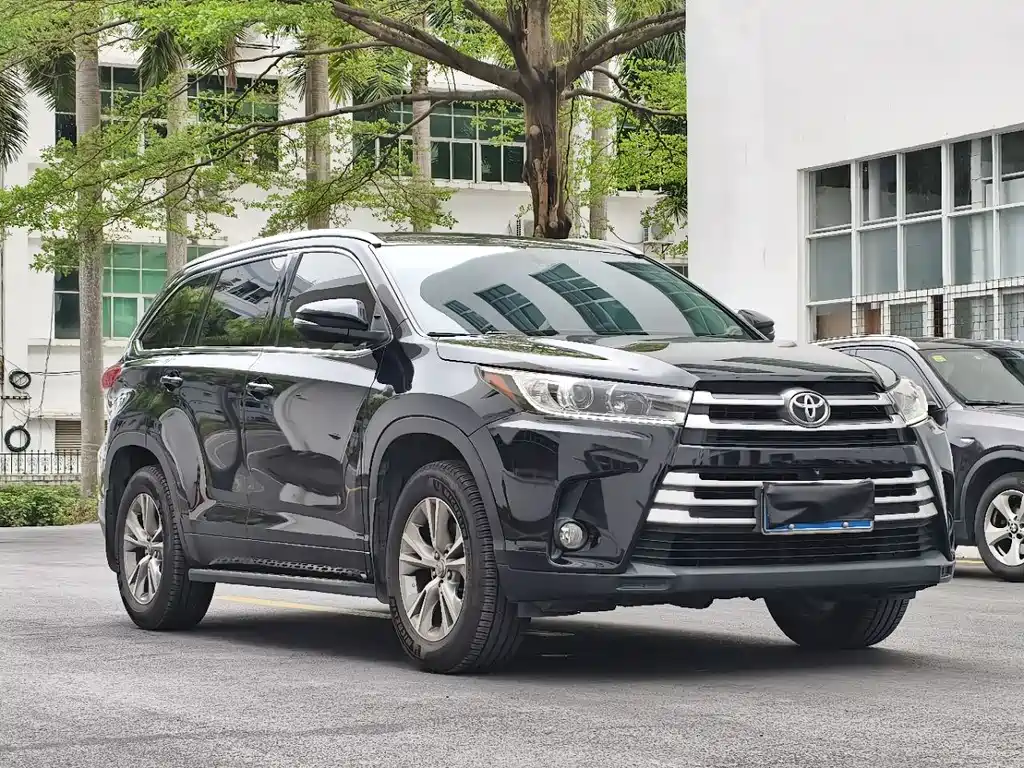 TOYOTA HIGHLANDER