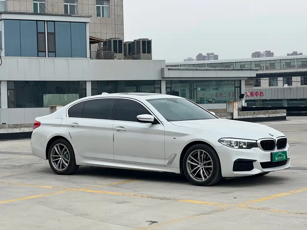 BMW 5 SERIES