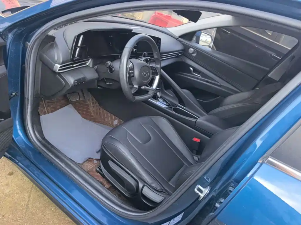 Hyundai Elantra — миниатюра 16