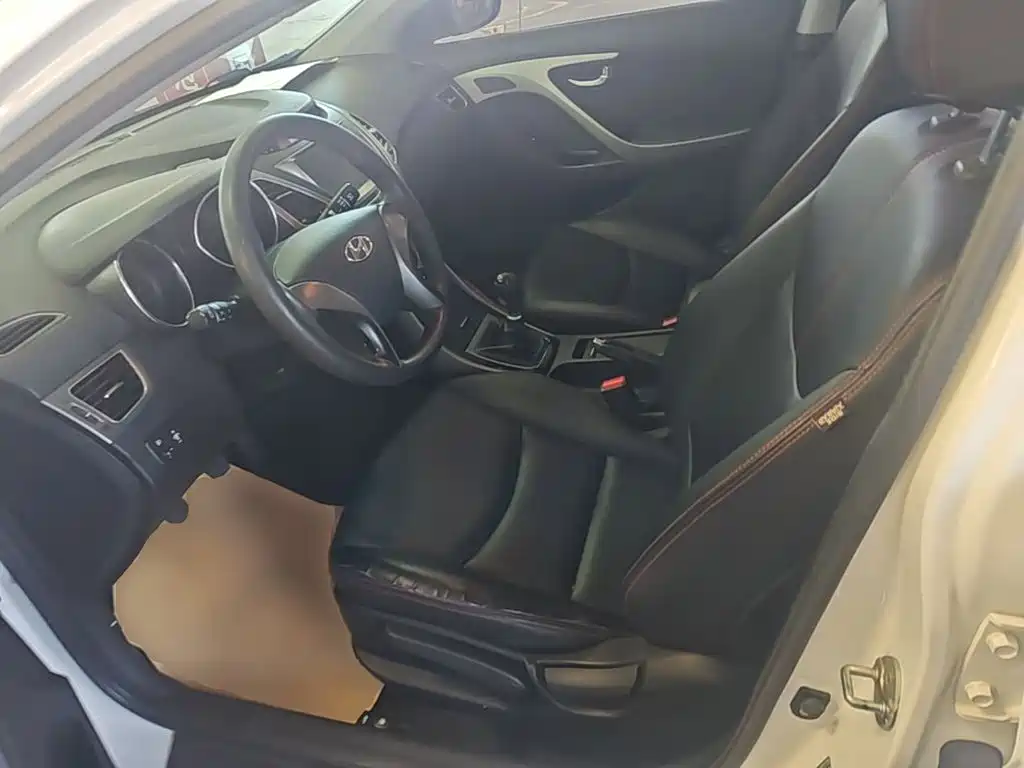 Hyundai Elantra Langdong — миниатюра 15