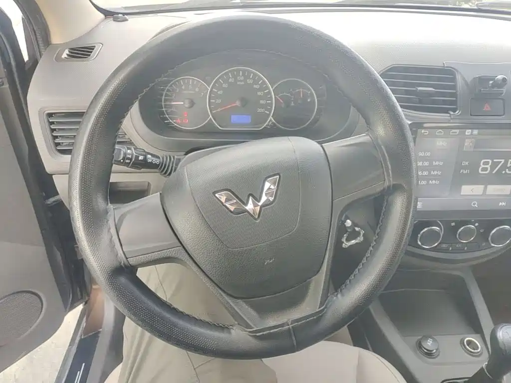 Wuling Hongguang — миниатюра 11