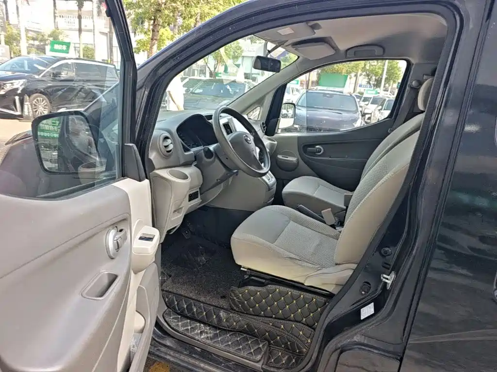 Nissan NV200 — миниатюра 16