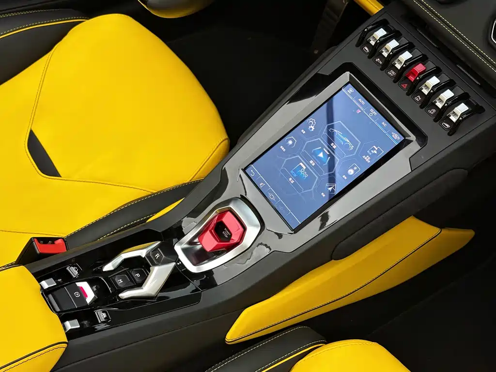 LAMBORGHINI HURACÁN