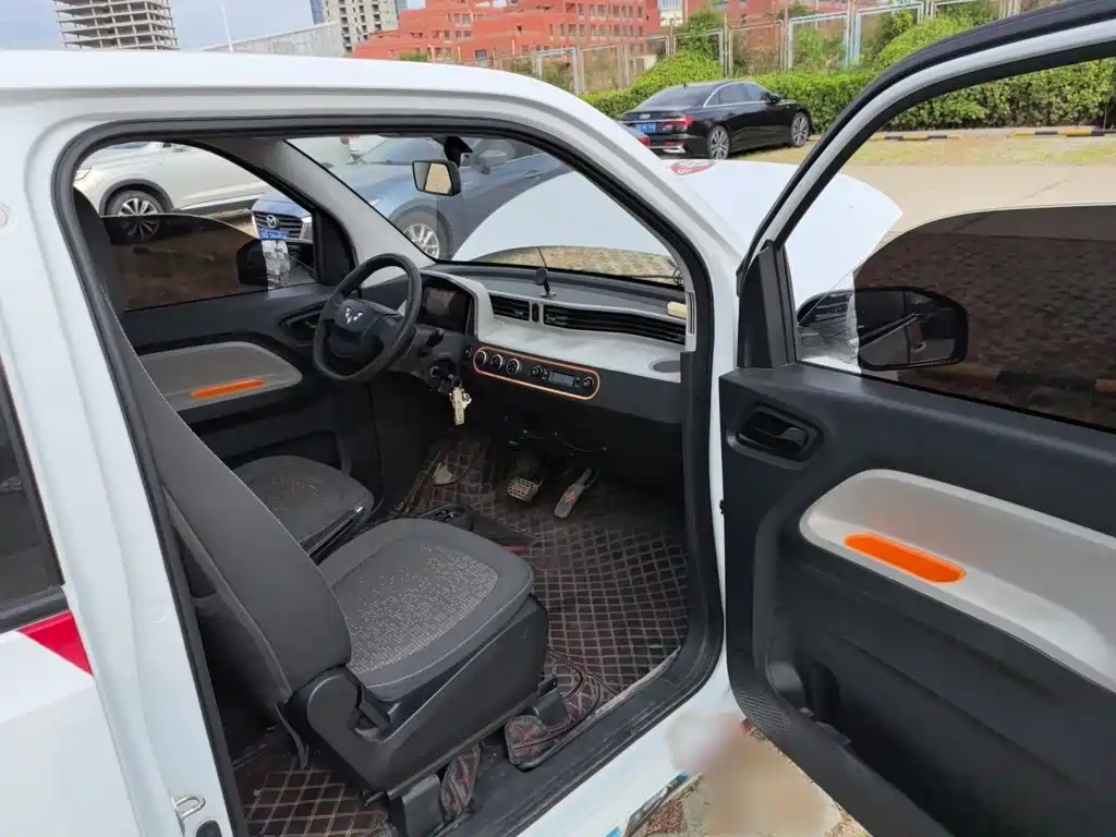 Wuling MINIEV — миниатюра 17