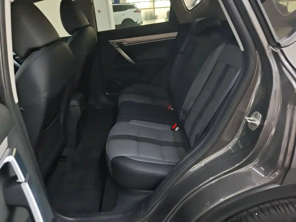 Geely Binyue — миниатюра 17