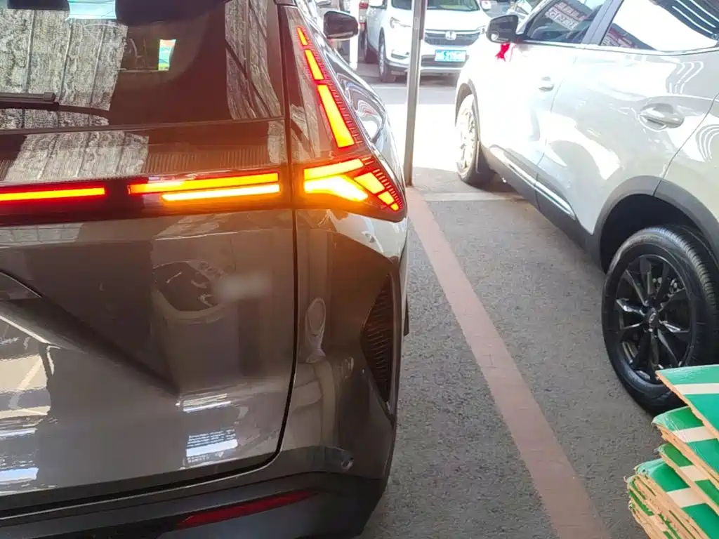 Geely Boyue — миниатюра 8