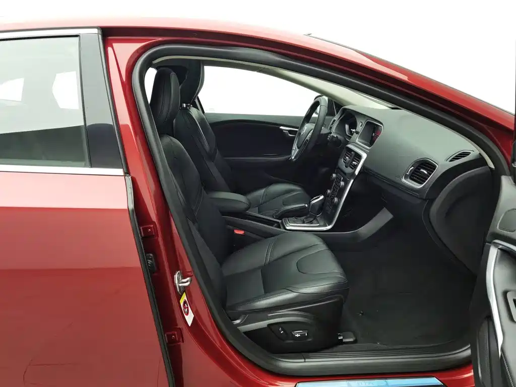 Volvo V40 — миниатюра 23