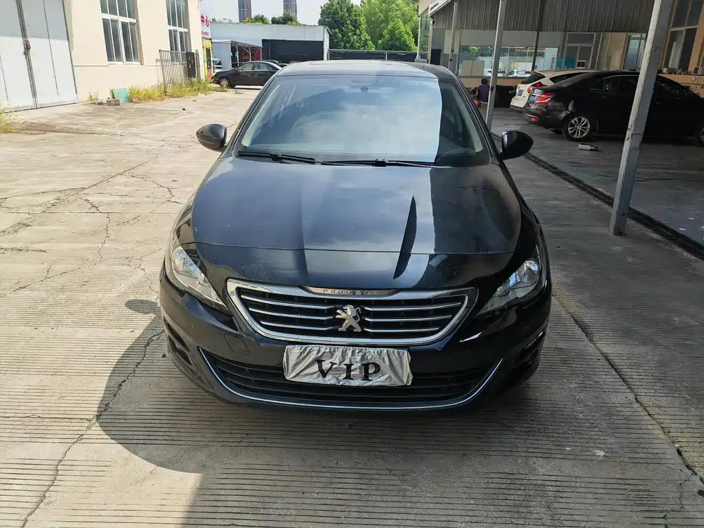PEUGEOT 408