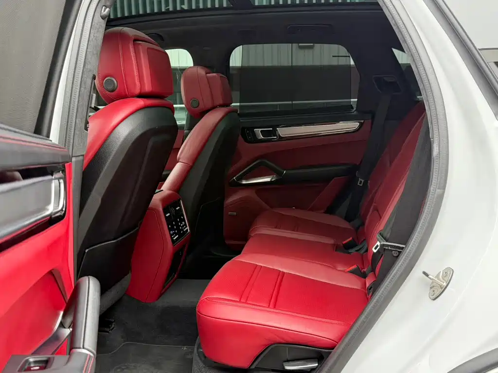 Porsche Cayenne — миниатюра 8