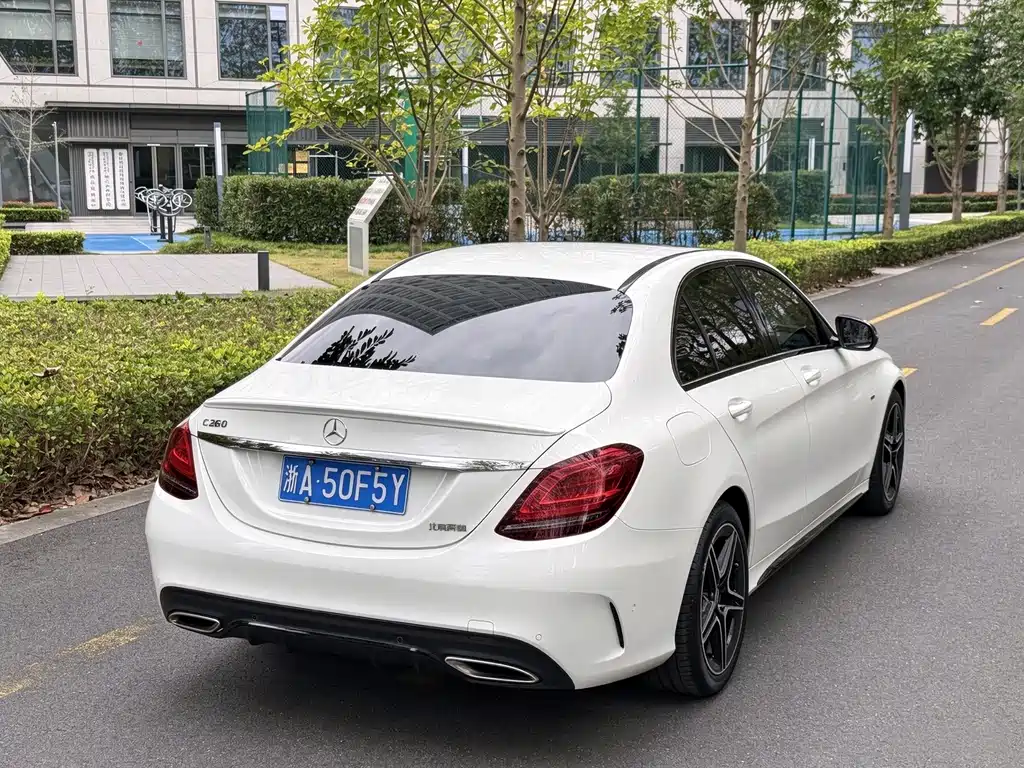 Mercedes-Benz C-Class — миниатюра 4