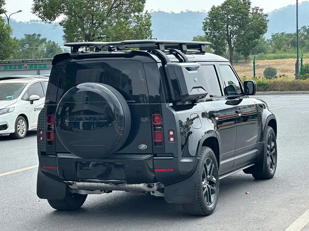 Land Rover Defender — миниатюра 3