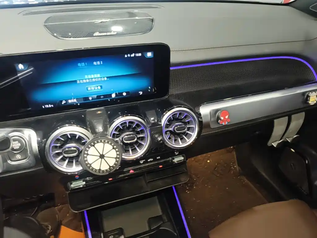 Mercedes-Benz GLB — миниатюра 13