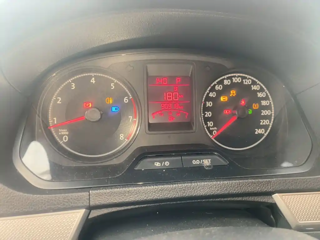 Volkswagen Jetta — миниатюра 12