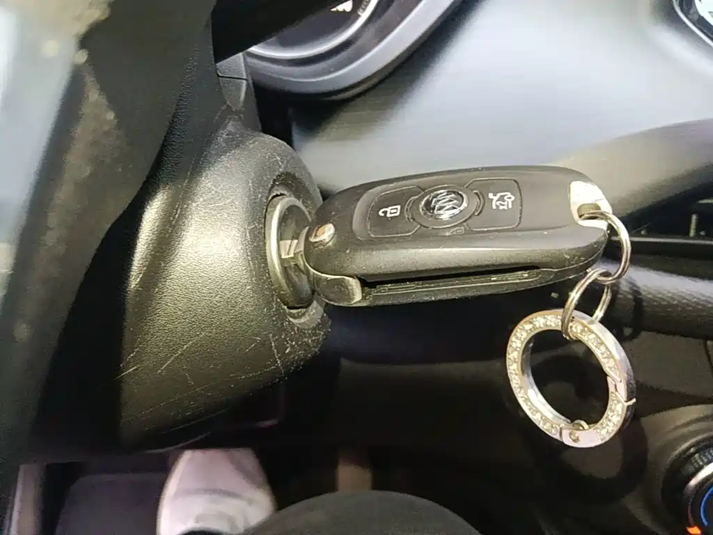 Buick Verano — миниатюра 9