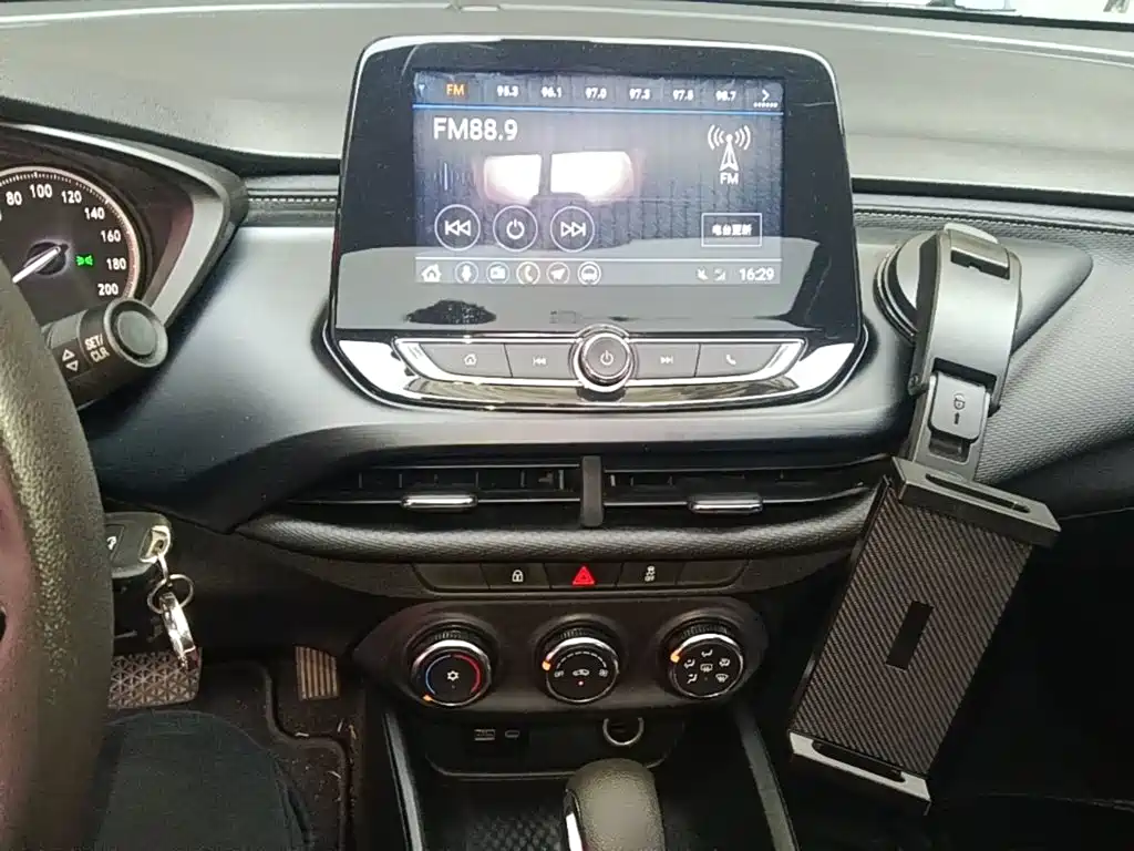 Buick Verano — миниатюра 13