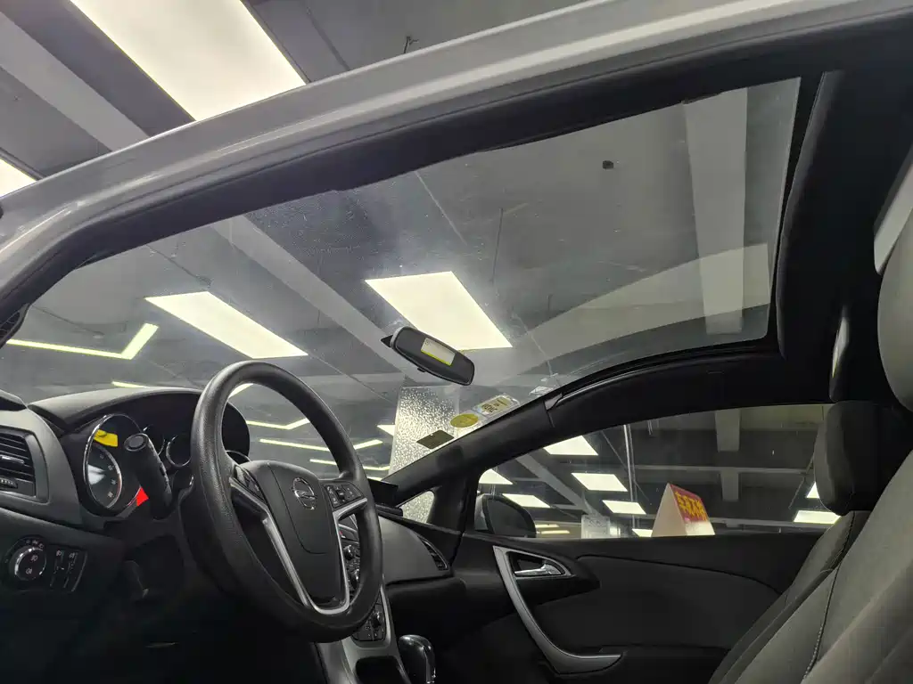 Opel Astra — миниатюра 14