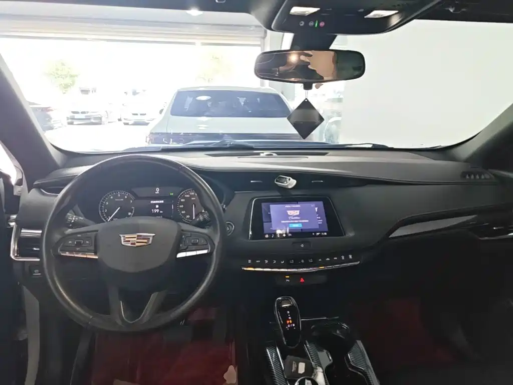 Cadillac XT4 — миниатюра 10