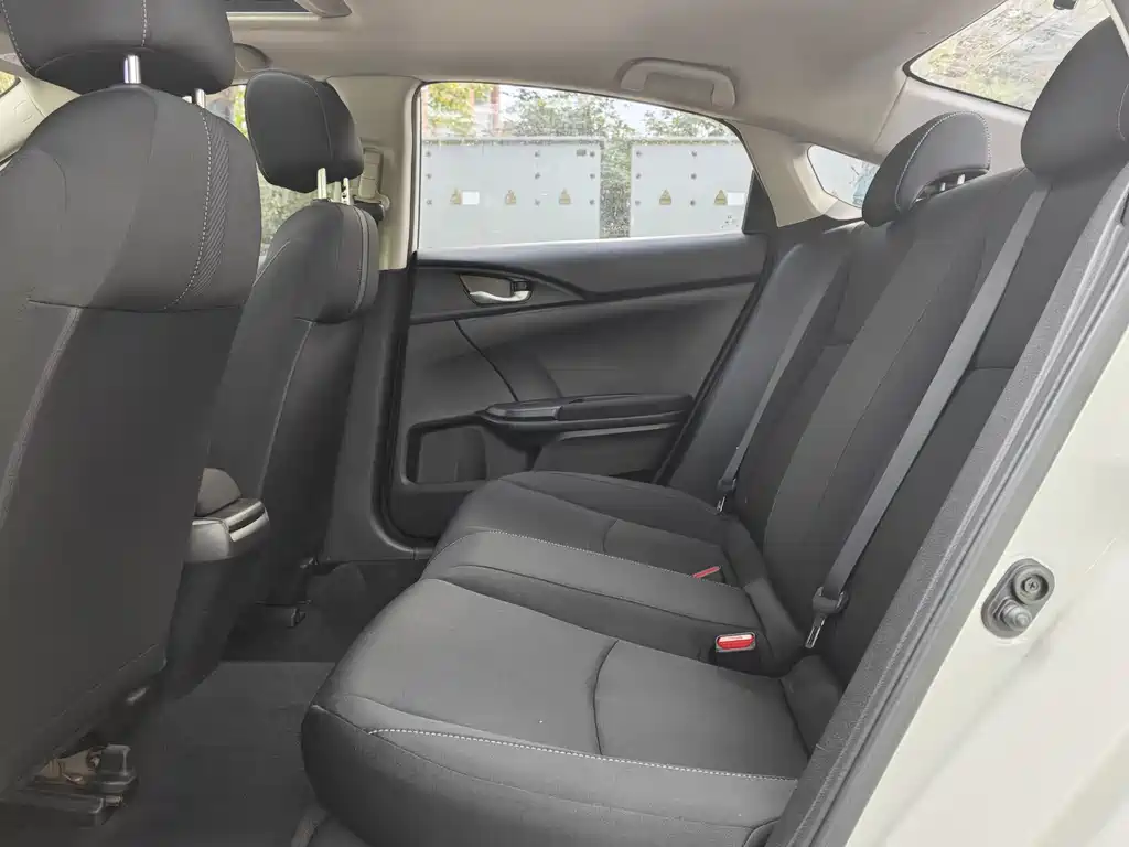 Honda Civic — миниатюра 10