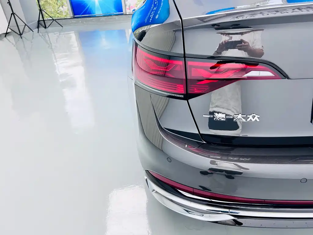 Volkswagen Sagitar — миниатюра 9