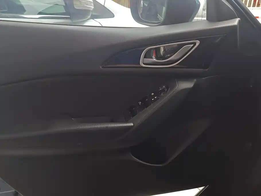 Mazda 3 Axela — миниатюра 7