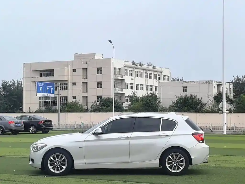 BMW 1 Series (Import) — миниатюра 5
