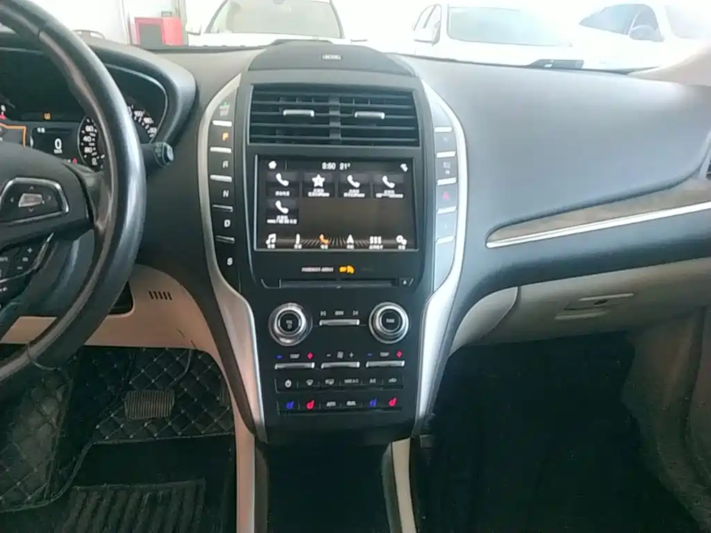 Lincoln MKC — миниатюра 13