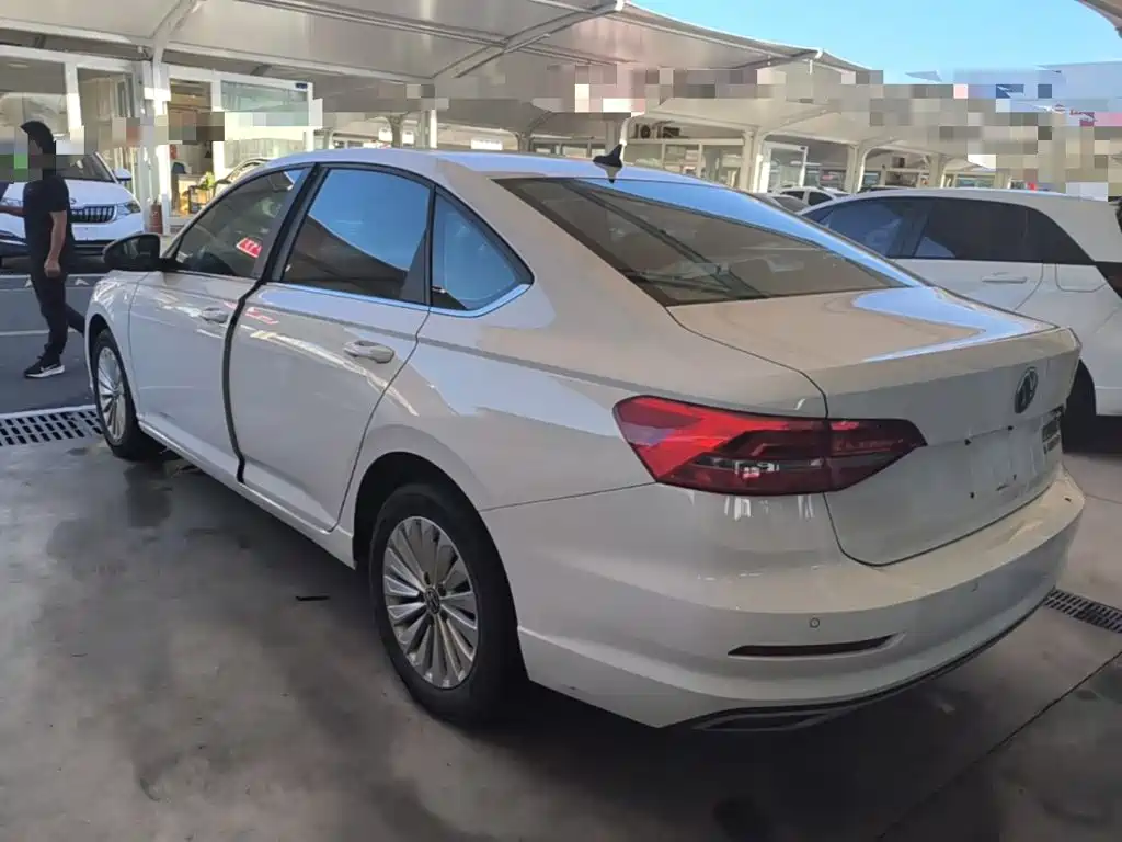 Volkswagen Lavida — миниатюра 5