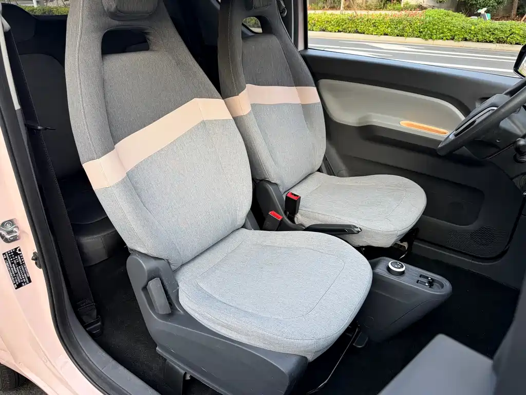 Wuling MINIEV — миниатюра 8