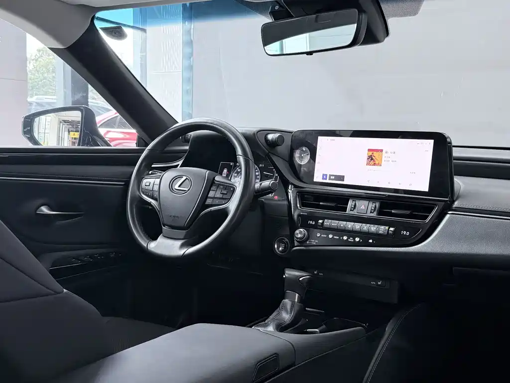 Lexus ES — миниатюра 17