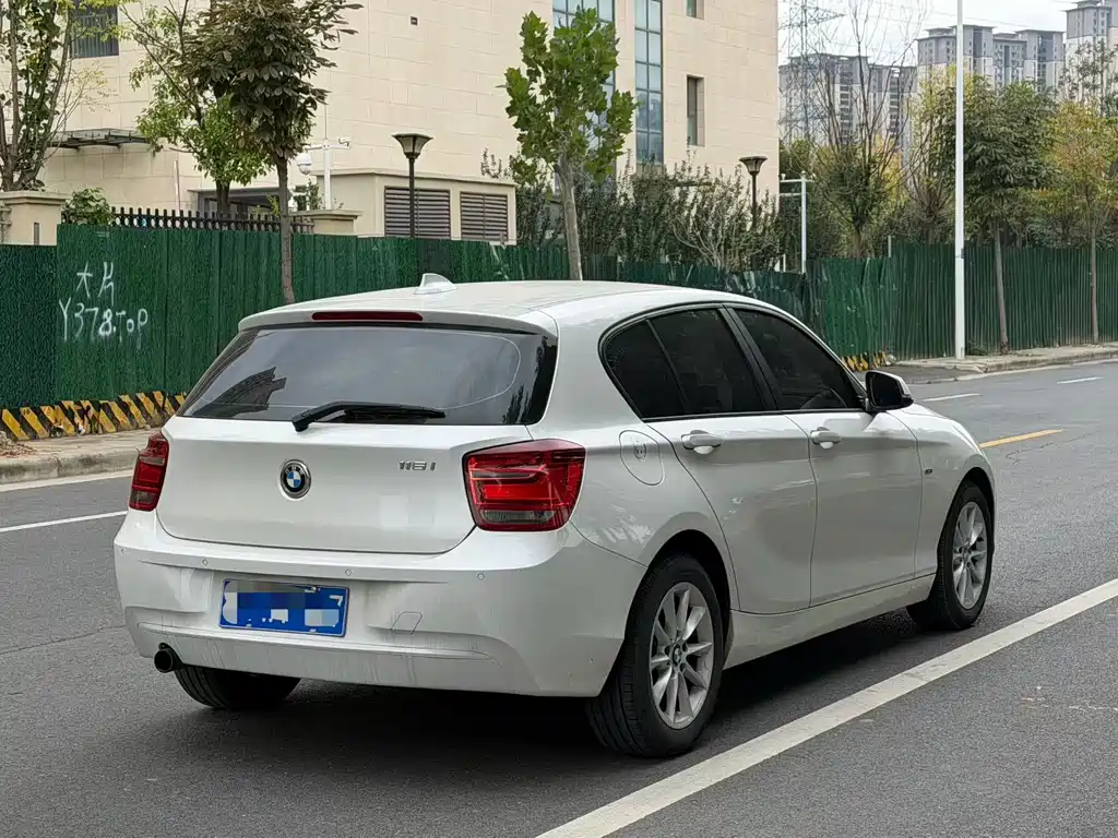 BMW 1 Series (Import) — миниатюра 7