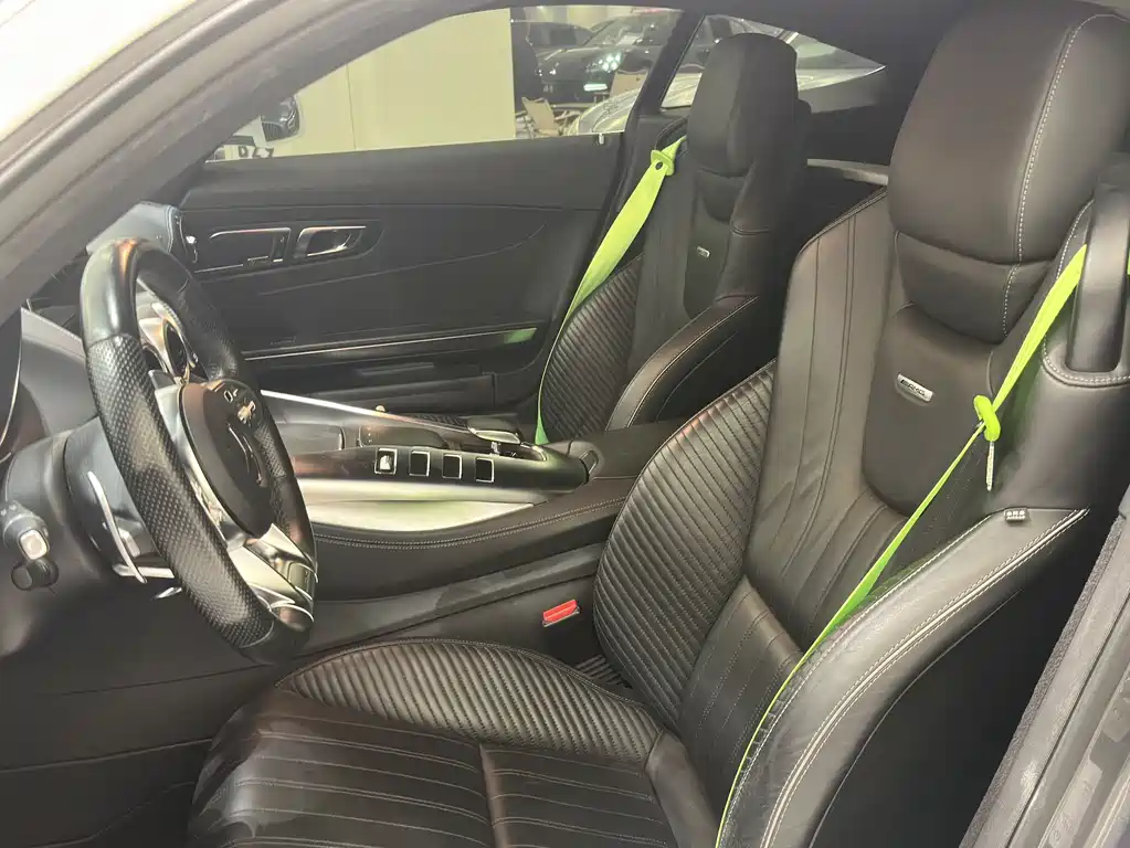 MERCEDES-BENZ AMG GT