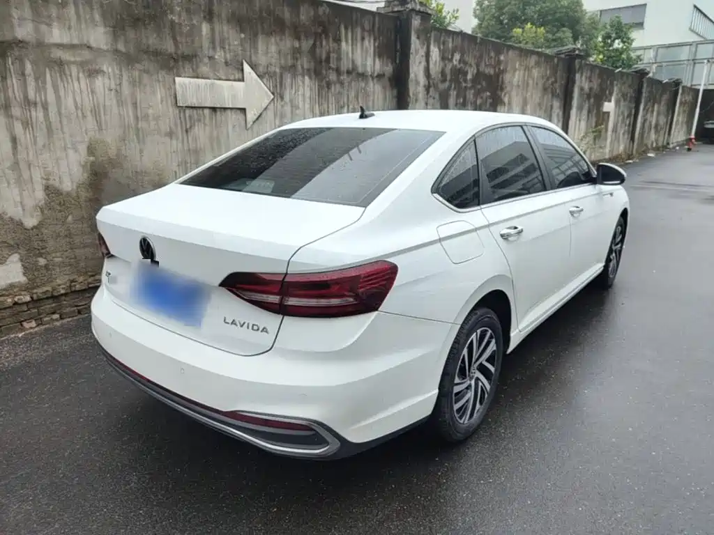 Volkswagen Lavida — миниатюра 7
