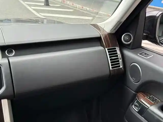 Land Rover Range Rover — миниатюра 17
