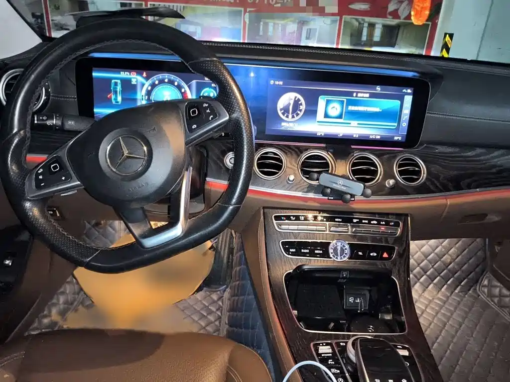 Mercedes-Benz E-Class — миниатюра 13