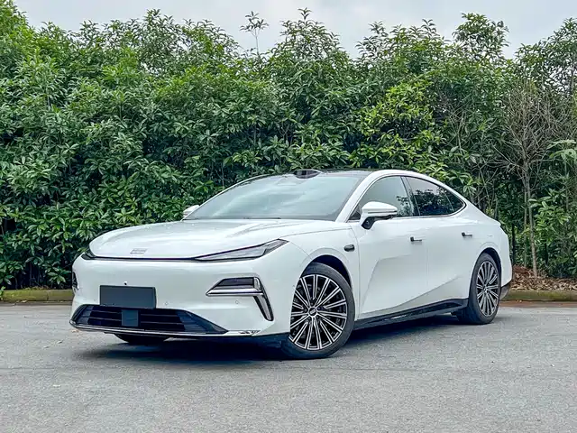 2025 Geely Galaxy Xingyao 8