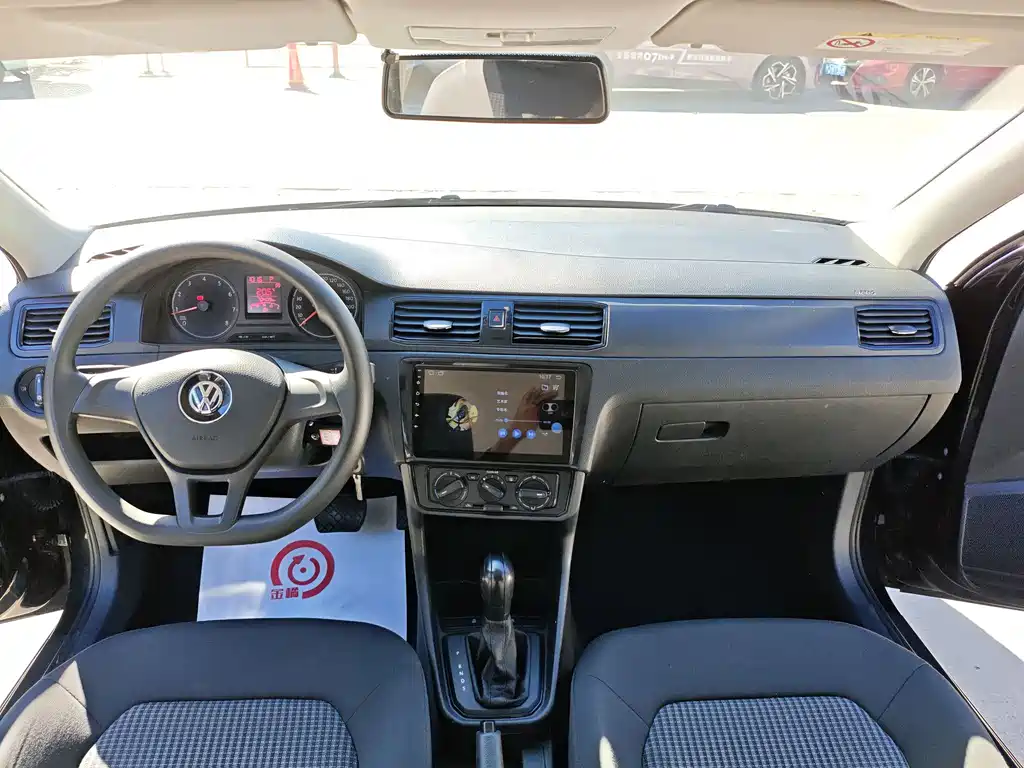 Volkswagen Santana — миниатюра 11