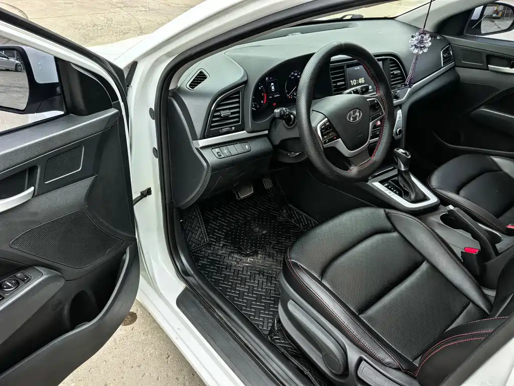 Hyundai Elantra — миниатюра 11