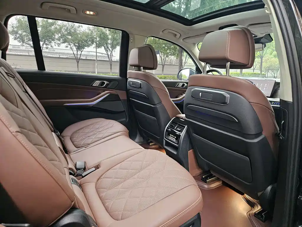 BMW X7 — миниатюра 9