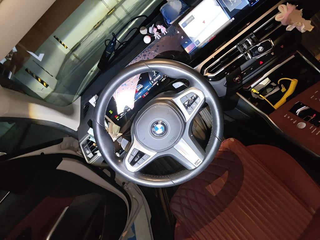 BMW 3 Series 2.0 л 2023 г. Белый, пробег 45900 км