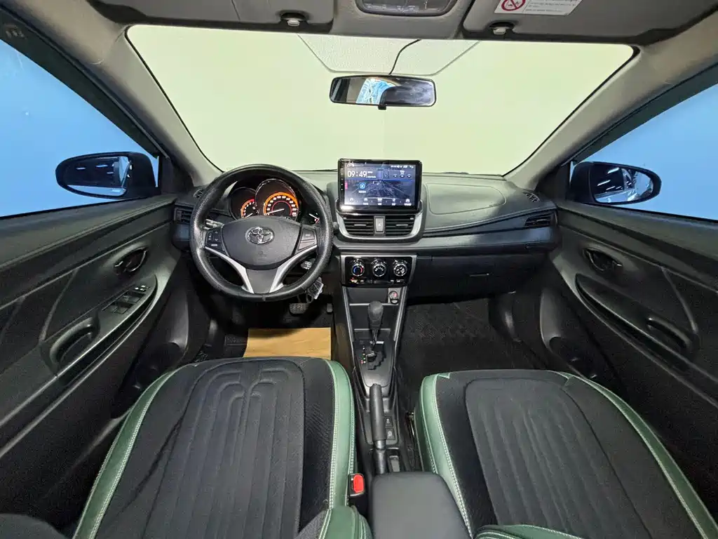 Toyota Yaris L — миниатюра 12