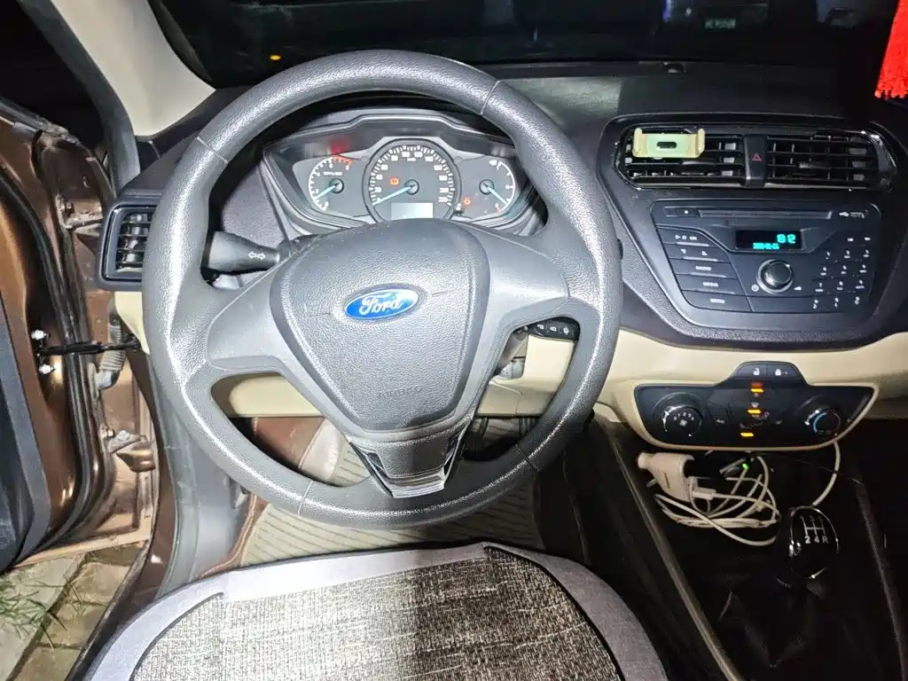 Ford Escort — миниатюра 6