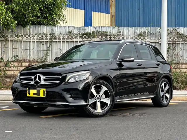 MERCEDES-BENZ GLC
