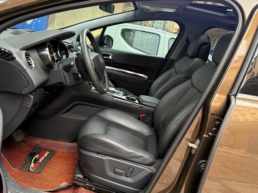 Peugeot 3008 2013 2.0L AT