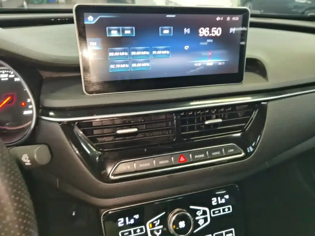 Hongqi Hongqi H5 — миниатюра 13