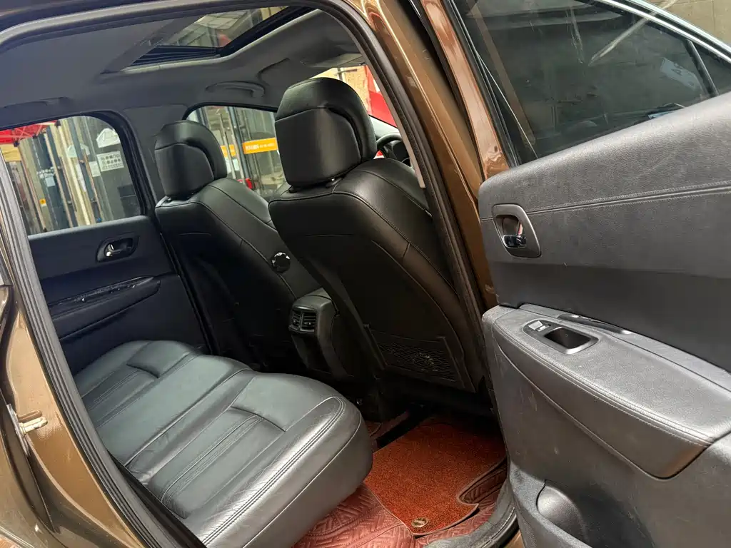 Peugeot 3008 2013 2.0L AT