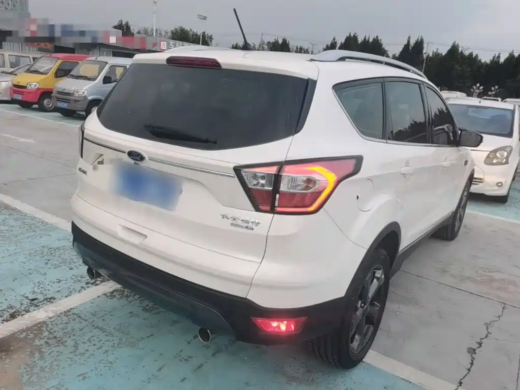 Ford Kuga — миниатюра 7