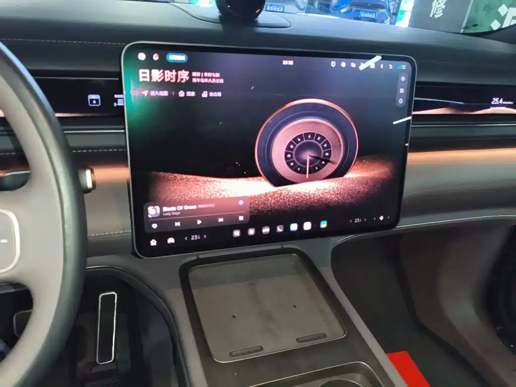 NIO ES8 — миниатюра 13