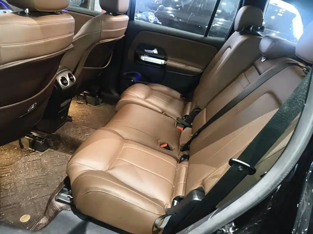 Mercedes-Benz GLB — миниатюра 17