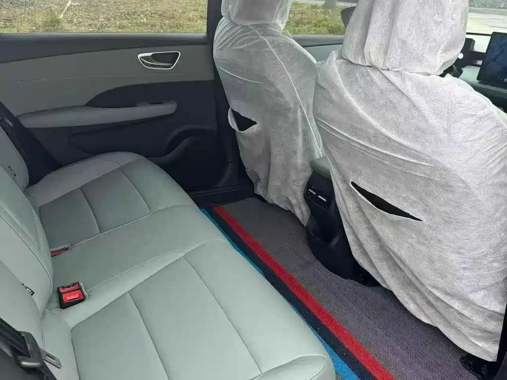 Roewe D6 — миниатюра 5